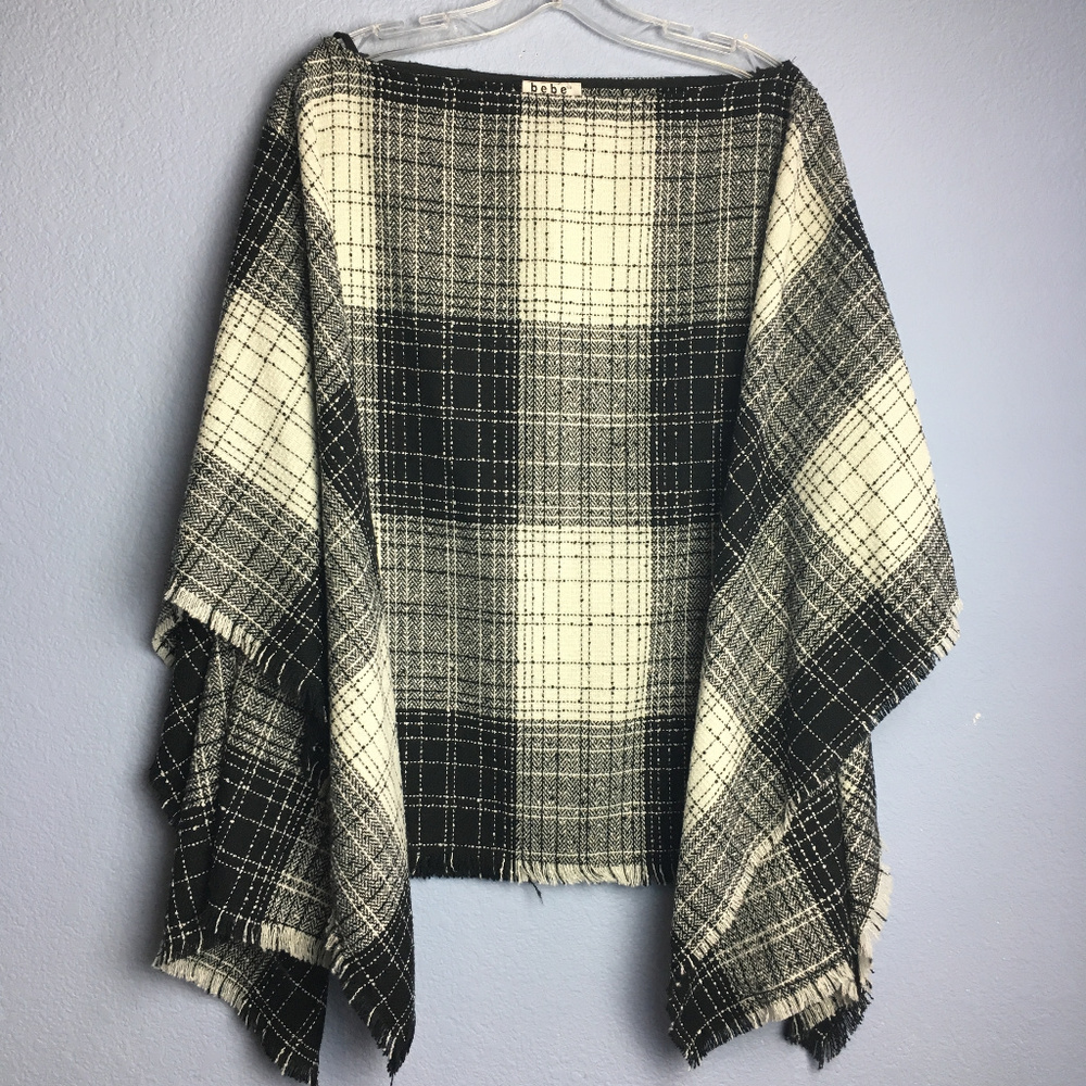Bebe Italia Black Plaid Fray Trim Poncho